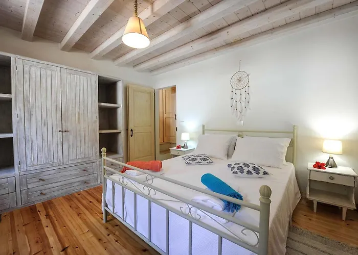 Leonora House By Paxosretreats